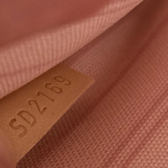 Authentic Louis Vuitton Neverfull Pochette Wristlet - Pink Ballerine - Picture 7 of 7